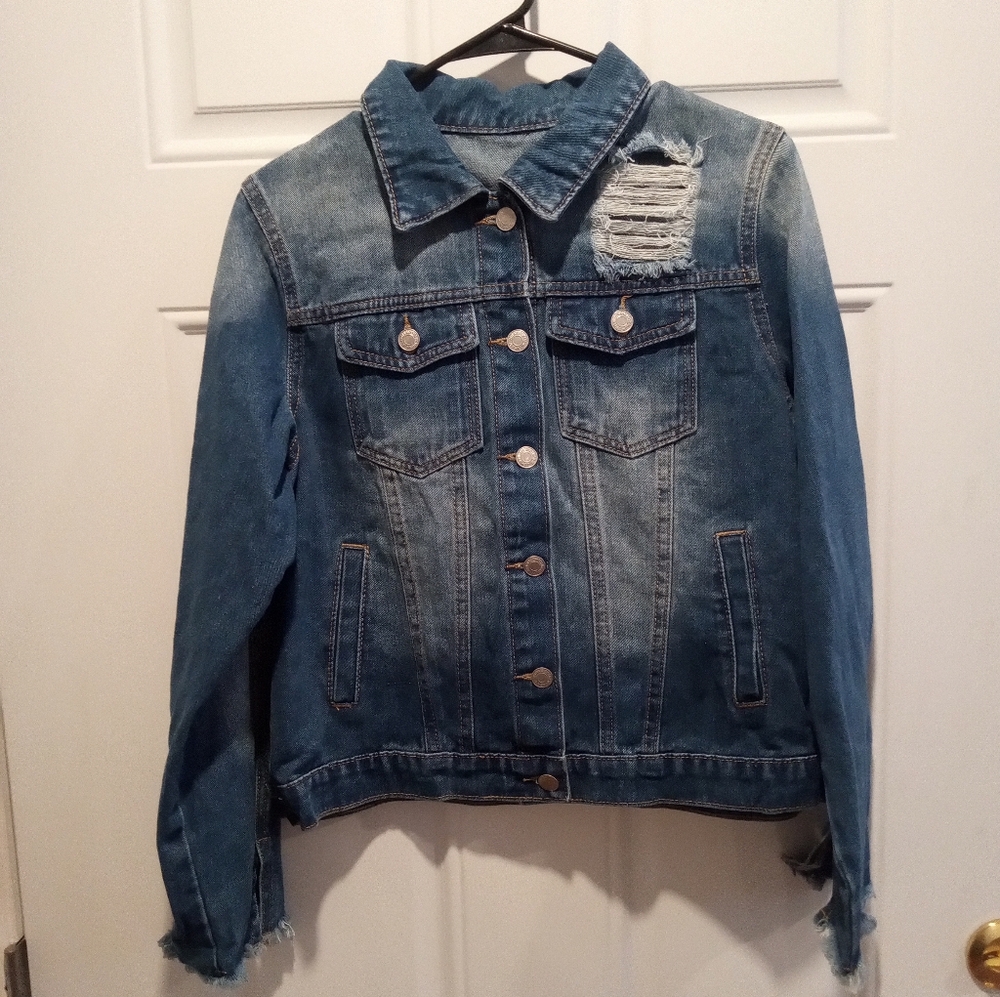 Classic Distressed Blue Denim Jacket With Shredded Cuffs